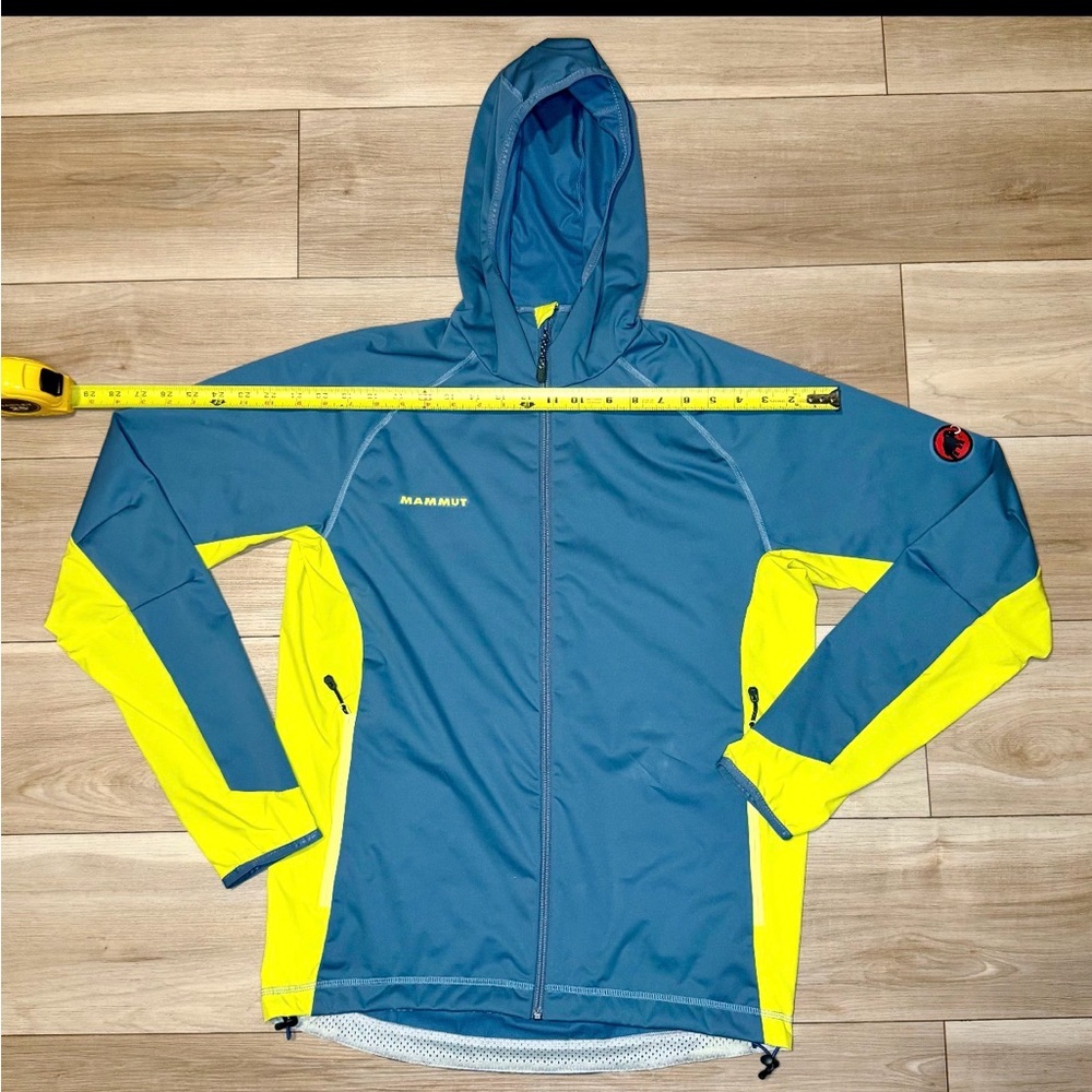Mammut Men's Performance Jacket in Blue and Yellow